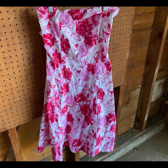 Dress - Picture 2 of 2